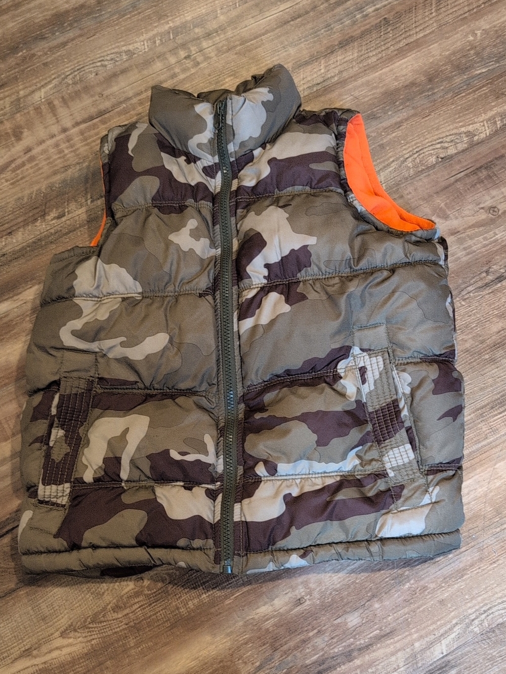 Kids Size 6/7 Puffer Vest